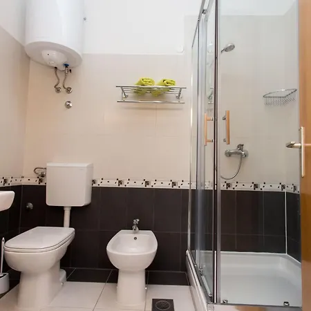 Apartman Strandnahe Jure Mit Grosser Terrasse By Interhome
