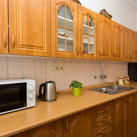 Strandnahe Jure Mit Grosser Terrasse By Interhome Apartman Trogir